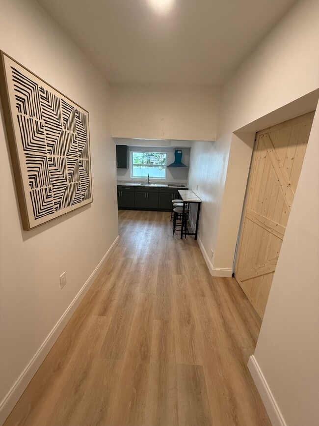 Building Photo - 1617 Crystal Ct W Unit 1
