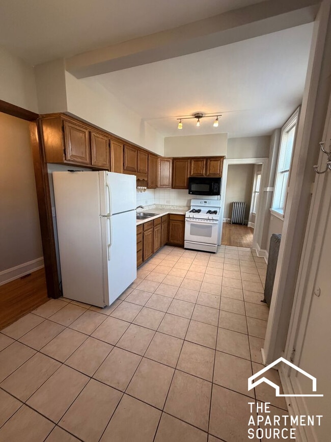 Building Photo - 1120 Ontario St Unit 203