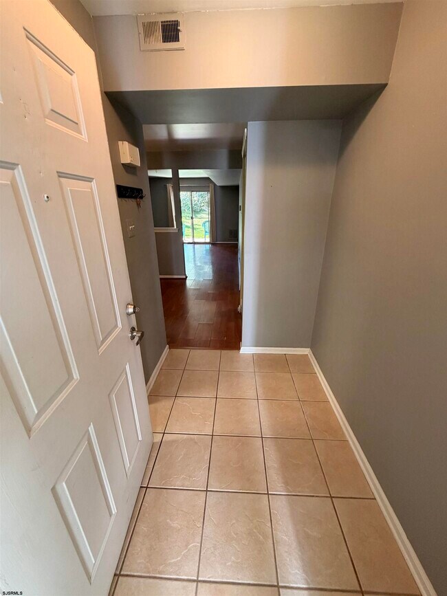 Photo - 860 E Fishers Creek Rd Unit 860