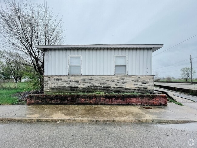 Building Photo - Near Downtown Muncie Rental