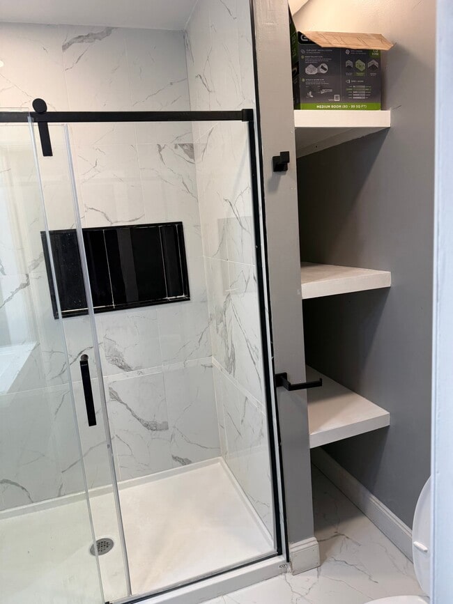 Photo - 423 Stanley St Unidad 1