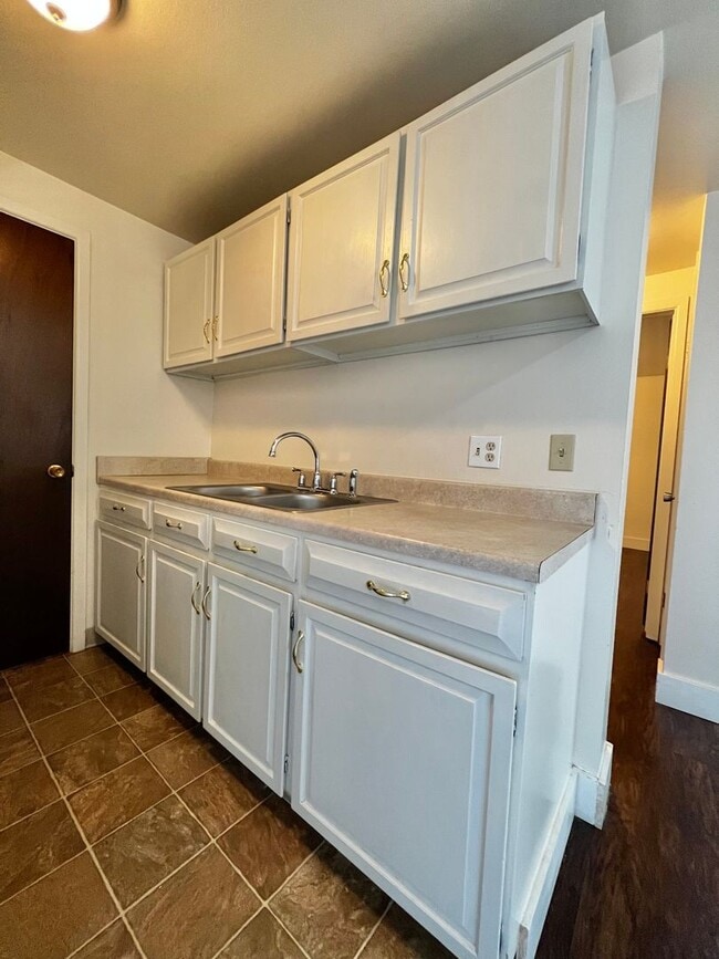 Photo - Robertson1001 (KC-JF-NB) Unit C3