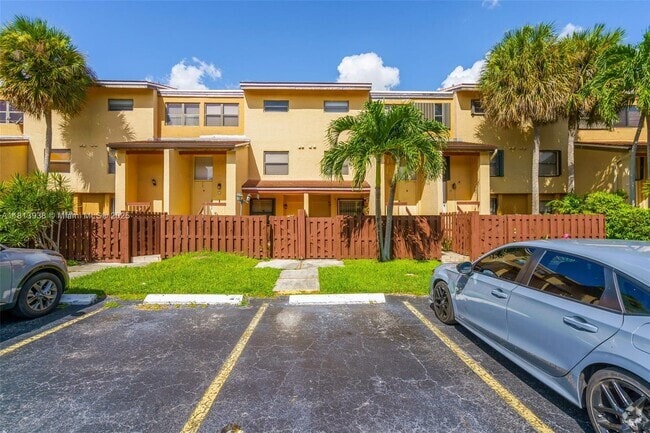 Building Photo - 271 W Park Dr Unit 7-7 Rental