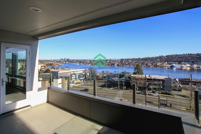 Photo - 2 BED & 2 BATH CONDO AVAILABLE FOR RENT Unit 303