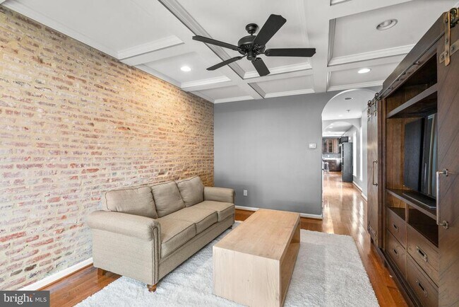 Photo - 300 S Robinson St