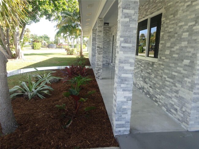 Photo - 1565 Thumb Point Dr