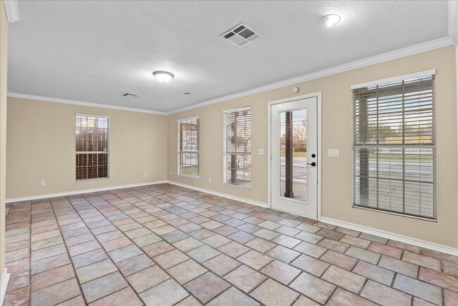 Photo - 114 Grand Ave