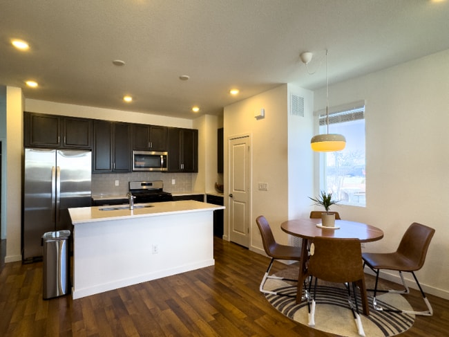 Photo - 330 Geneva St