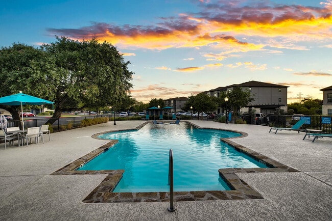 Building Photo - Laurel Canyon Apartments
