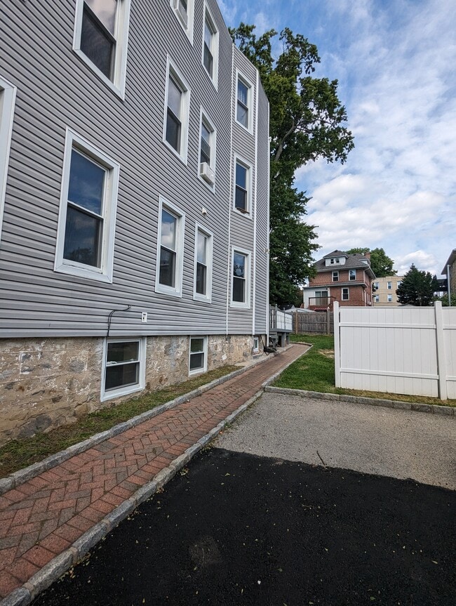 Photo - 20 Sherman Ave