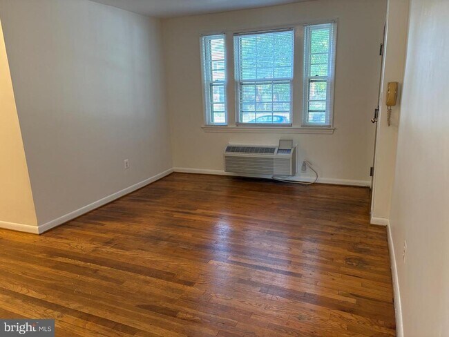 Photo - 806 Jefferson St Unit B