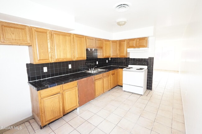 Building Photo - 1108 Monterey St Rental