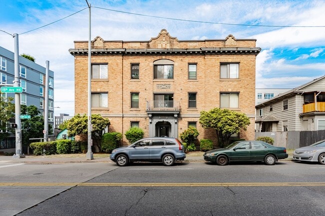 Building Photo - Davison Apartments