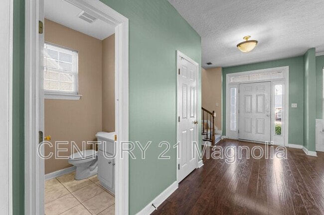 Photo - 832 Prairie Ln