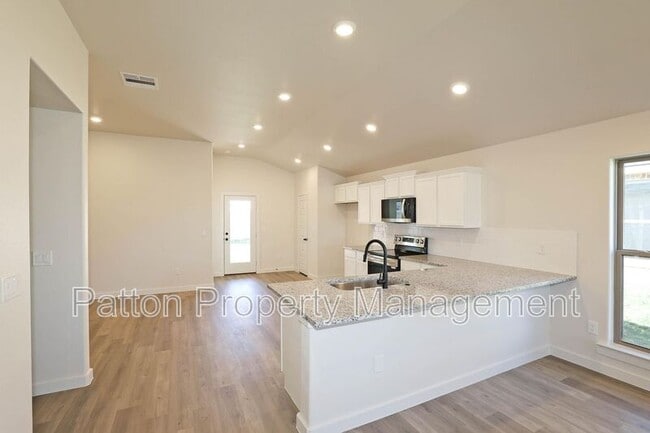 Photo - 9901 Heartland Ave