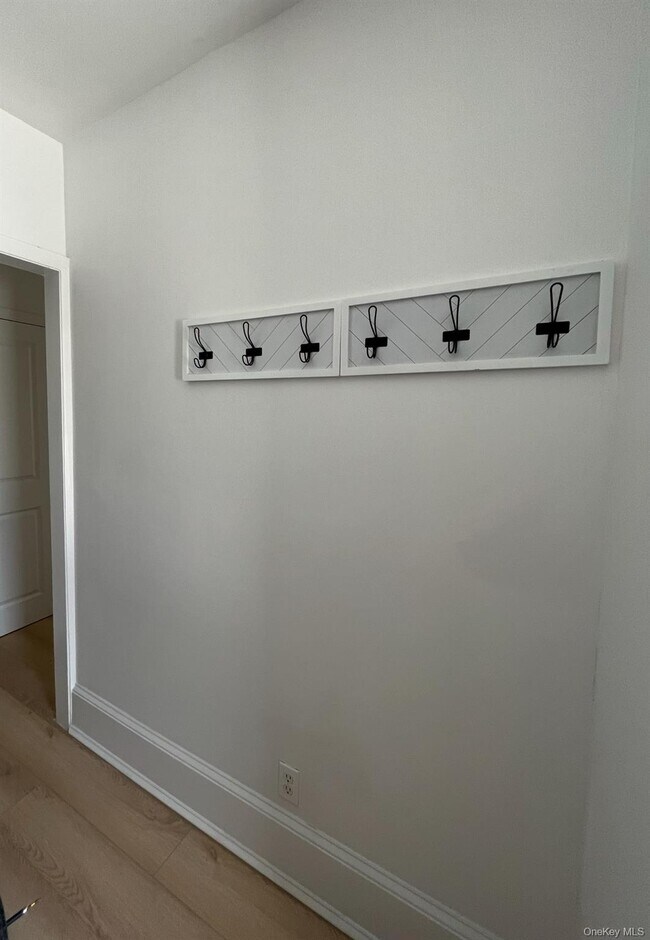 Photo - 1054 Main St