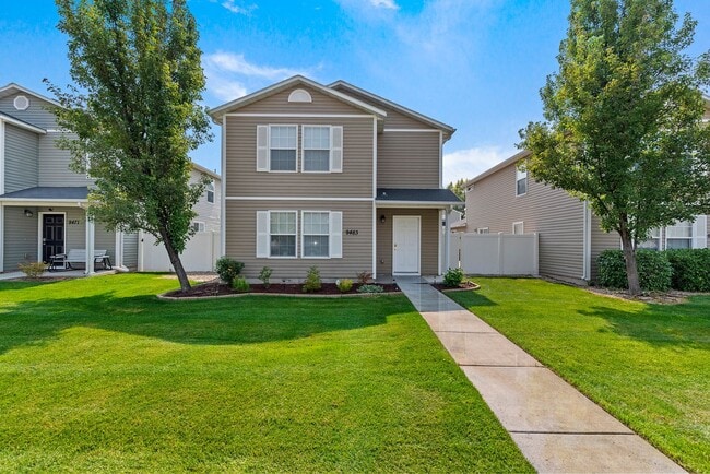 Building Photo - Very Clean 3 Bedroom Home with Community P...