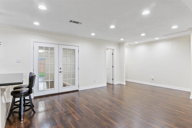 Photo - 1918 Crestdale Dr