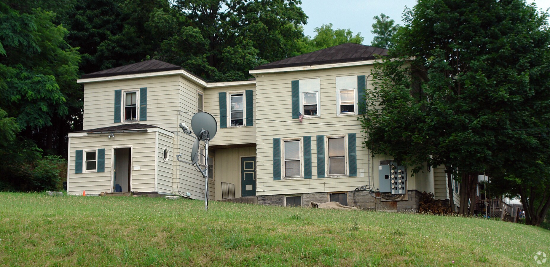 Photo - 1615 W Genesee St Apartments