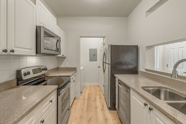 Photo - 2025 Woodmont Blvd
