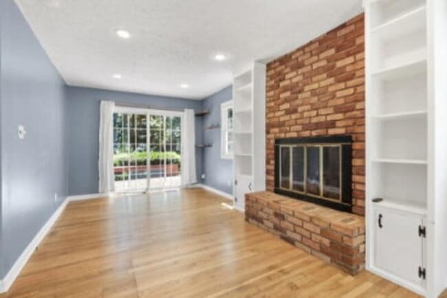Photo - 1355 N Rdg St