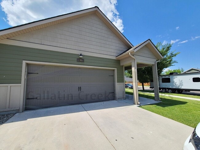 Building Photo - 895 Longbow Ln Unit B Rental