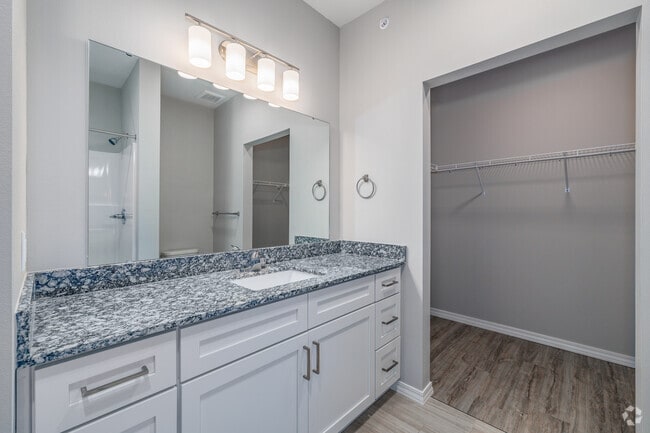 2BR, 2BA - 1,193SF - Primary Bathroom