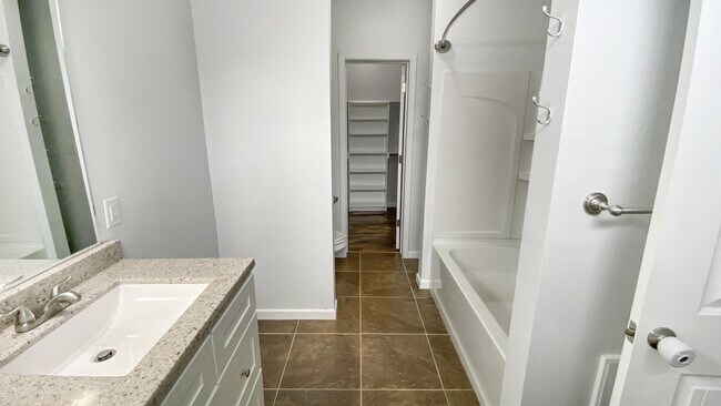 Photo - 1006 Cedar St