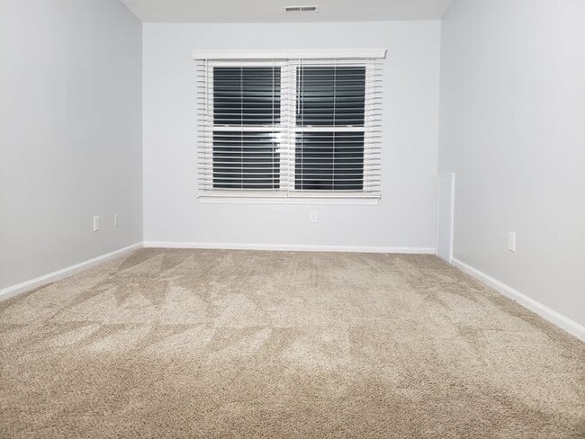 Photo - 106 Medley Dr Unidad 2 - Rear Facing Downstairs Room