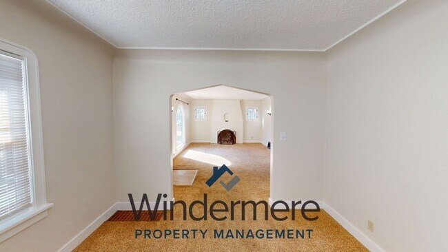 Photo - 604 W Cherry St