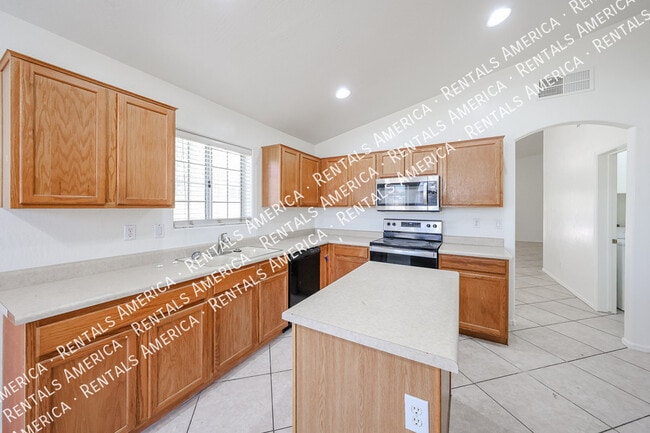 Photo - 13182 W Cypress St