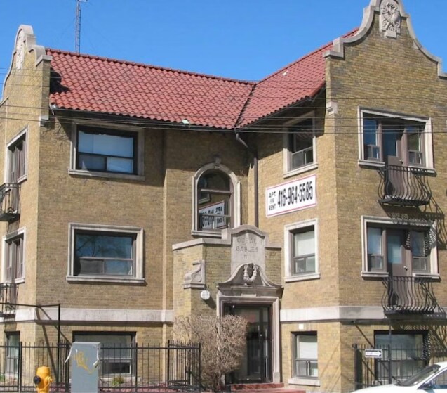 Photo - WELLESLEY APARTMENTS