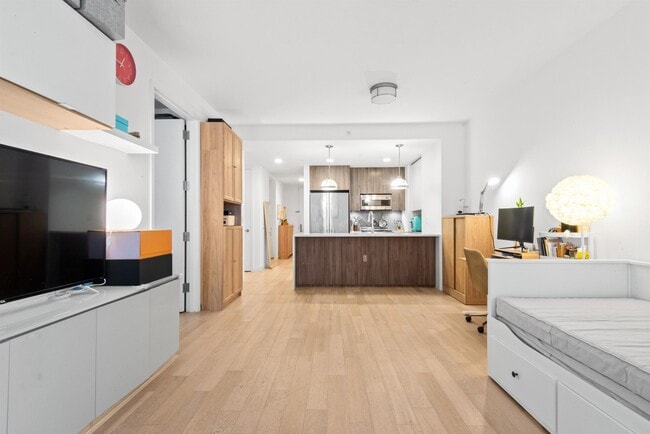 Photo - 160 1st St Unit 614