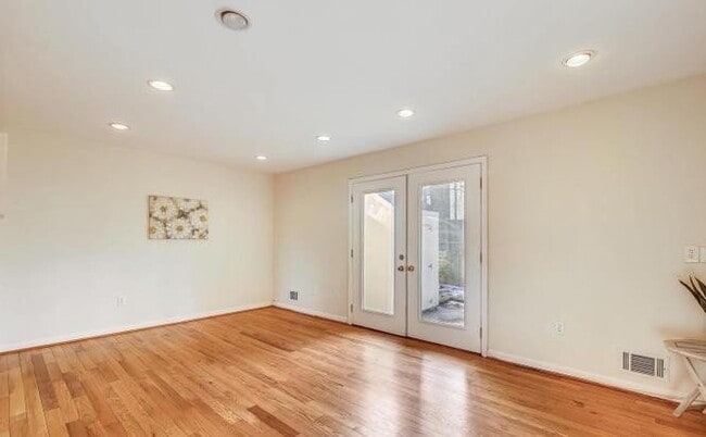 Photo - 2 Prairie Rose Ct