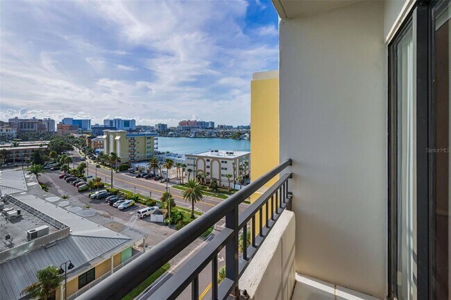 Photo - 800 S Gulfview Blvd Unidad 906