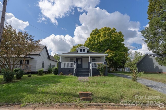 Building Photo - 623 W Cemetery St Rental