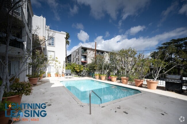 Building Photo - 886 Palm Ave Unit 109D Rental