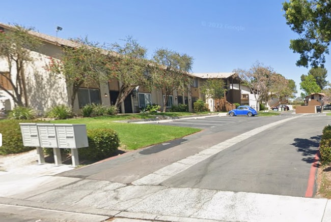 Building Photo - 450 Ridgeway Ct