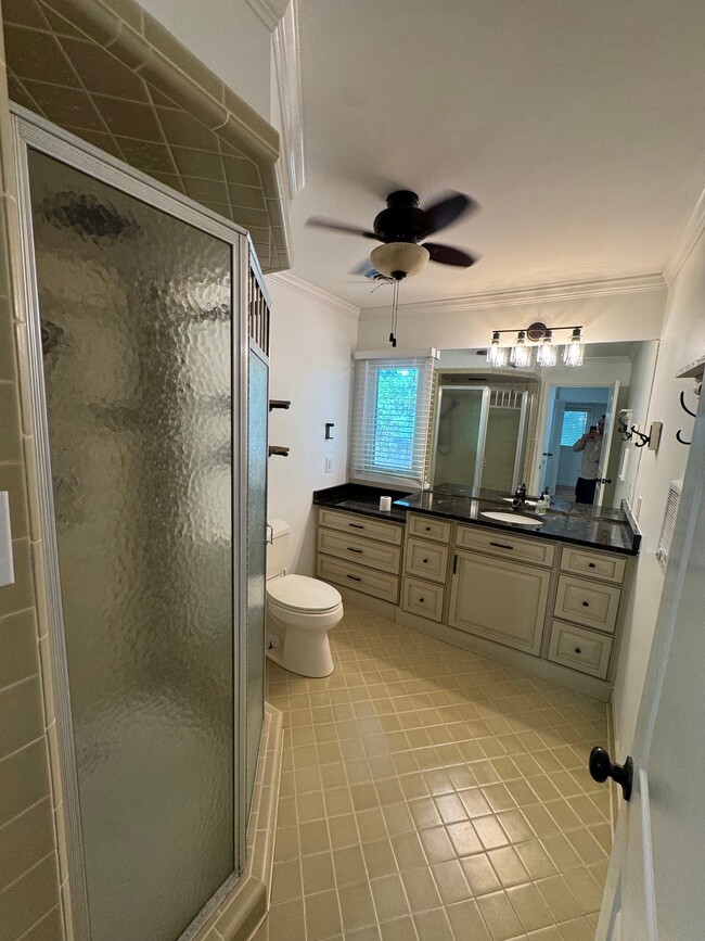 Photo - 732 Hillgate Rd