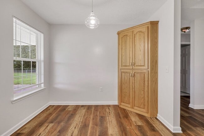 Photo - 3bd 2ba Home for Rent on Empire Rd