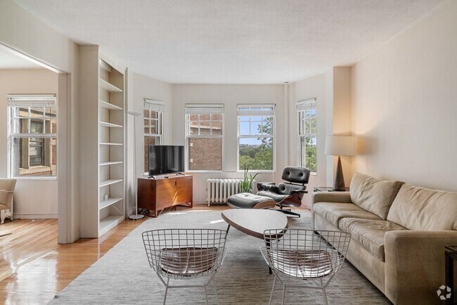 Building Photo - 993 Memorial Dr Unit 503 Rental