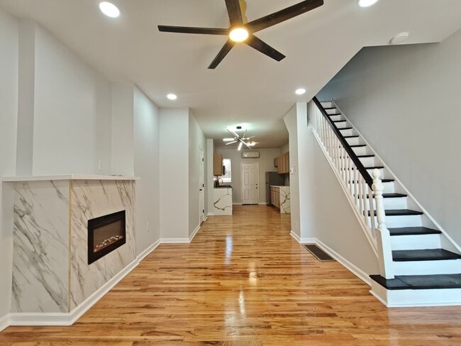 Building Photo - 344 N Redfield St