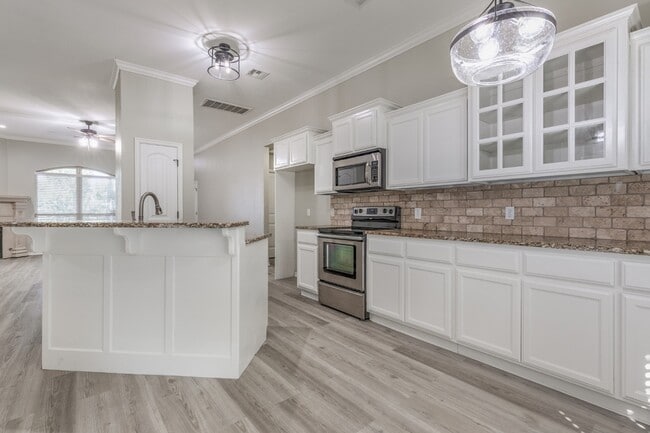 Photo - 6528 NW 163rd Terrace