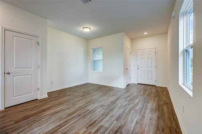 210 Seneca Loop
