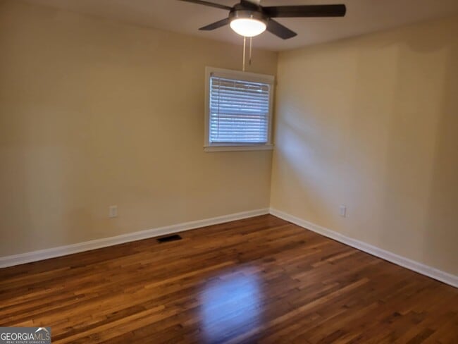 Photo - 887 Bridgewater St SW Unit A