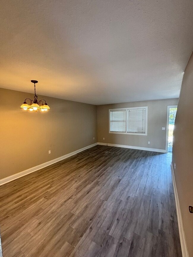 Photo - Newly Renovated 2 Bed / 1.5 Bath Townhome near Beaches!