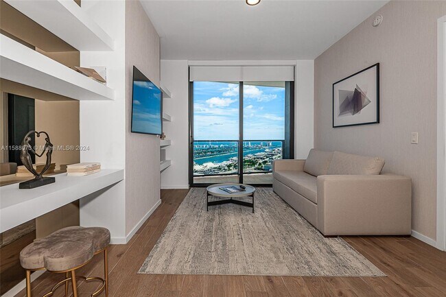 Photo - 398 NE 5th St Unidad #4511