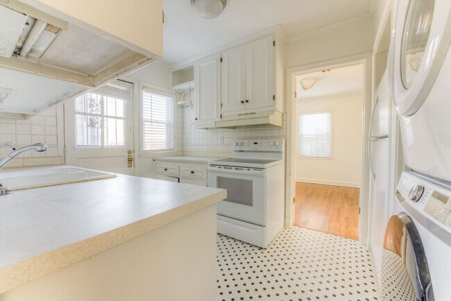 Photo - Rent reduced and Move-in Special! 1/2 off ...