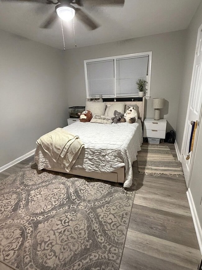 Photo - 4 Bed/2 Bath Brick Home