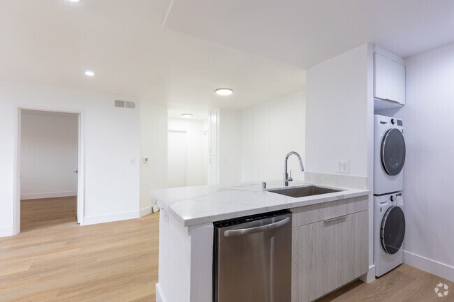 In Unit Washer/Dryer - 1806 N Berendo St Apartments